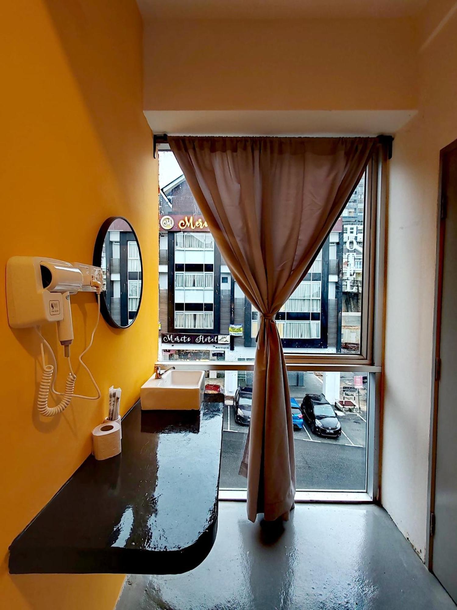The Cocoon Capsule Hotel Cameron Highlands Bagian luar foto
